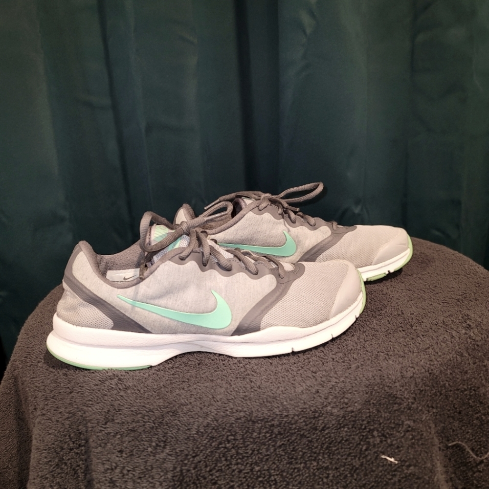 Women's nikes